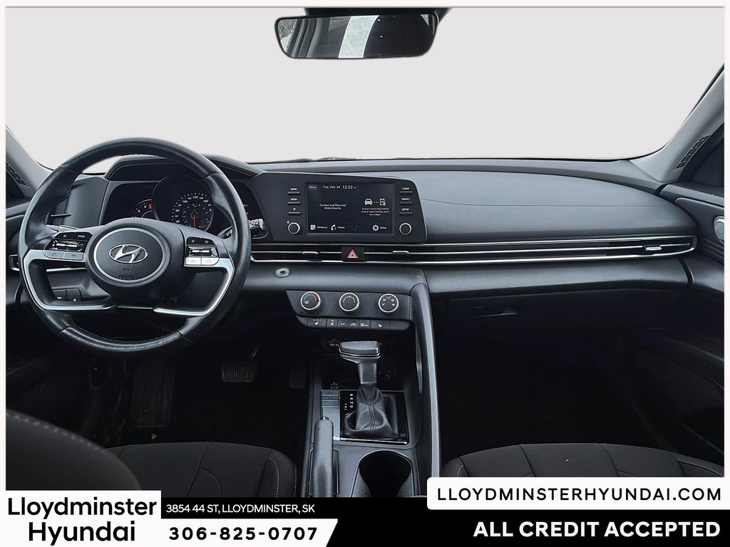 2023 Hyundai Elantra Preferred in Lloydminster, Saskatchewan - 13 - w1024h768px