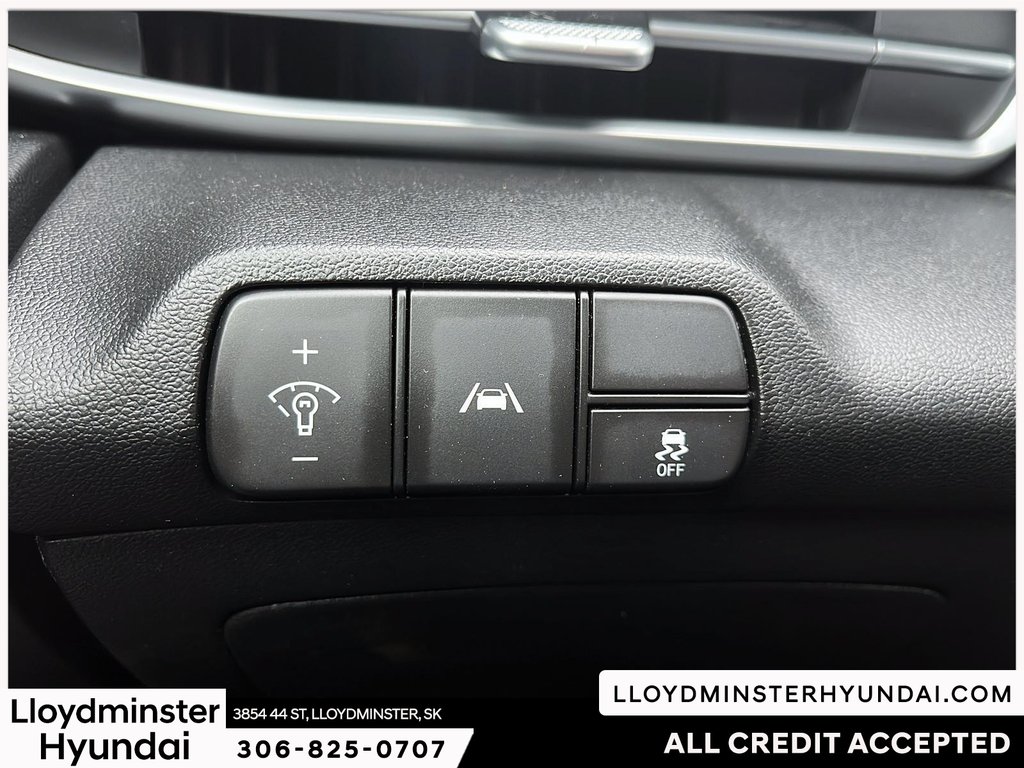 2023 Hyundai Elantra Preferred in Lloydminster, Saskatchewan - 18 - w1024h768px