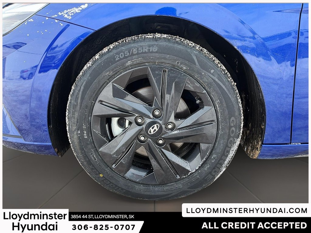 2023 Hyundai Elantra Preferred in Lloydminster, Saskatchewan - 10 - w1024h768px