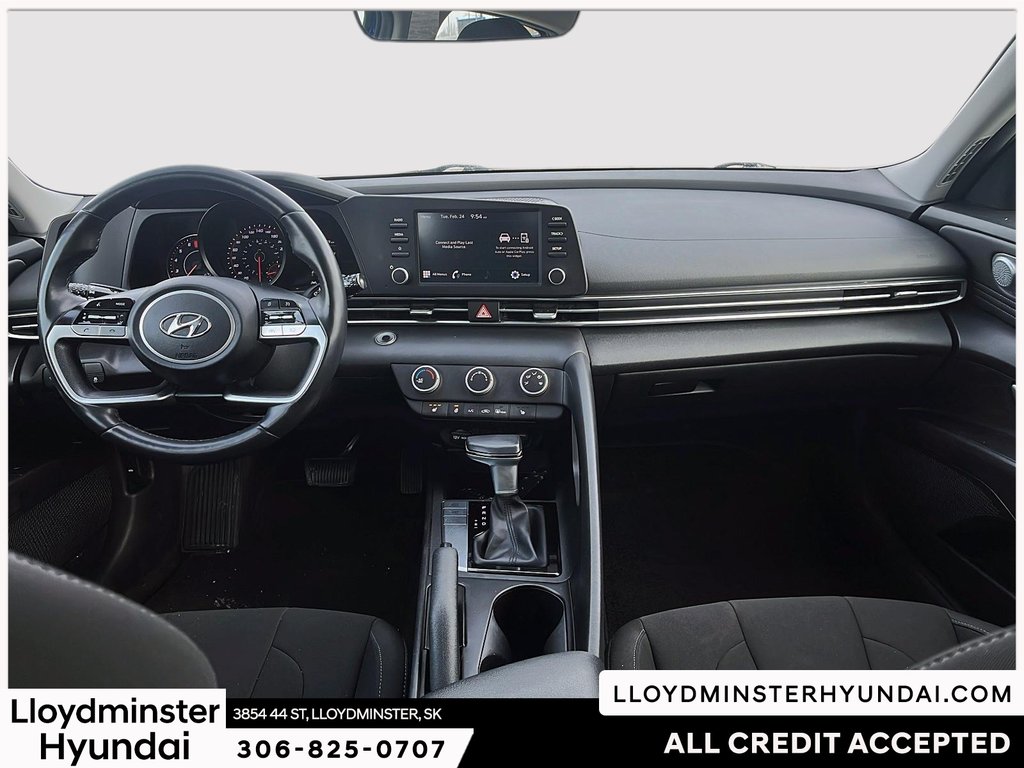 2023 Hyundai Elantra Preferred in Lloydminster, Saskatchewan - 13 - w1024h768px