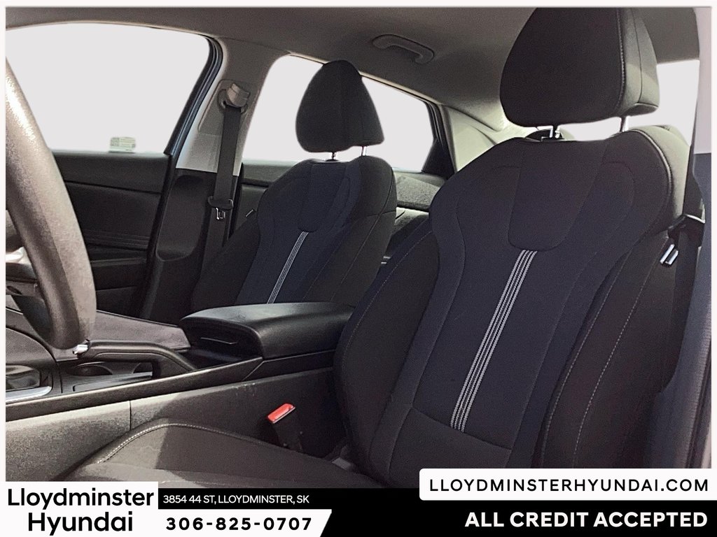 2024 Hyundai Elantra Preferred in Lloydminster, Saskatchewan - 9 - w1024h768px