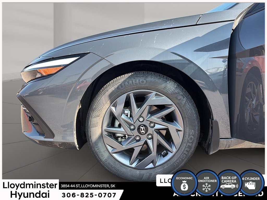 2024 Hyundai Elantra Preferred in Lloydminster, Saskatchewan - 10 - w1024h768px