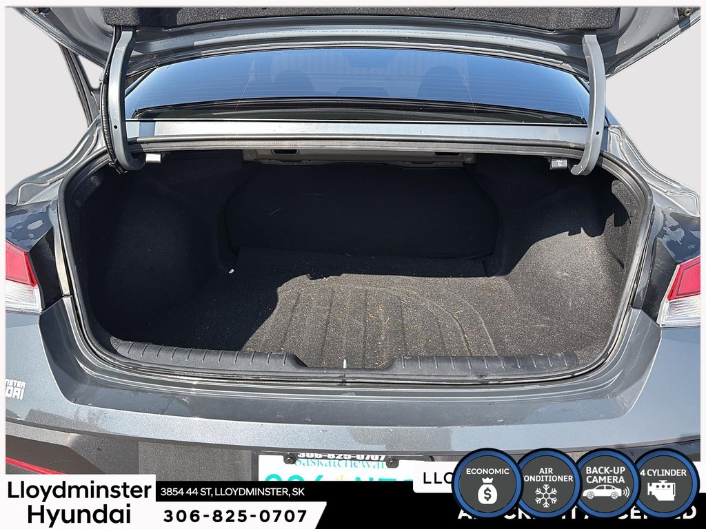 2024 Hyundai Elantra Preferred in Lloydminster, Saskatchewan - 9 - w1024h768px