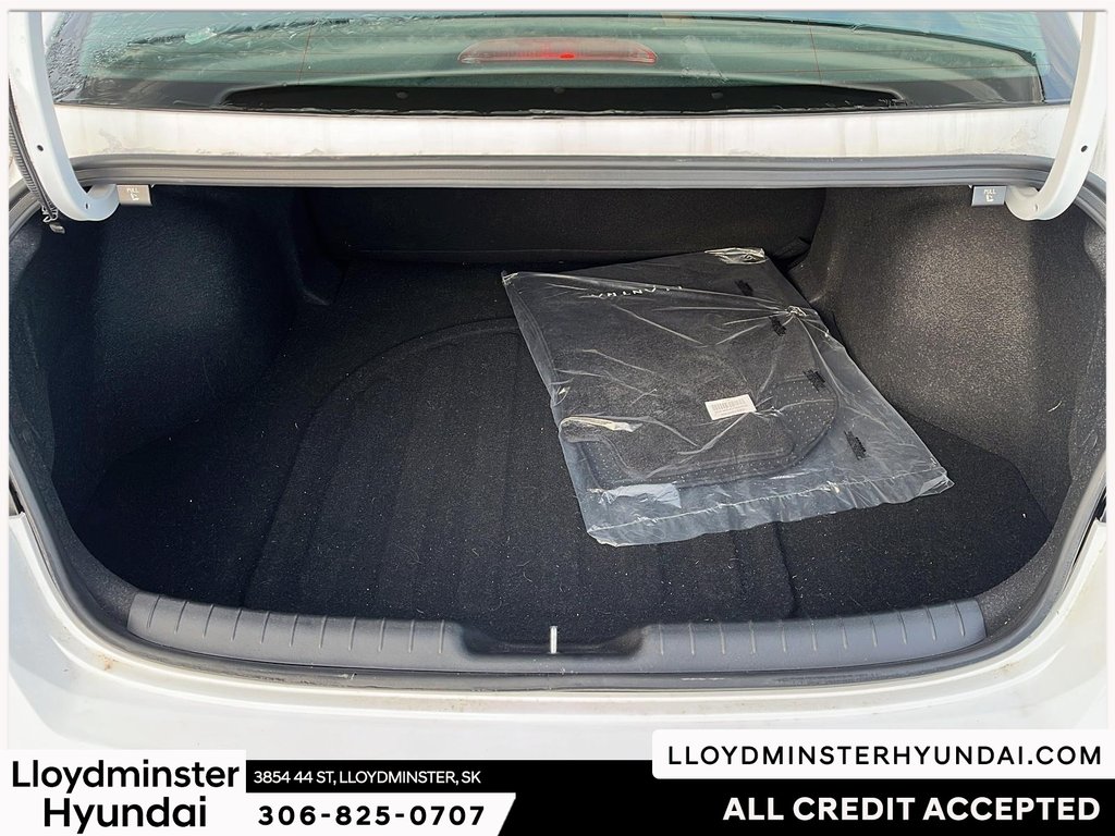 2024 Hyundai Elantra Essential in Lloydminster, Saskatchewan - 9 - w1024h768px
