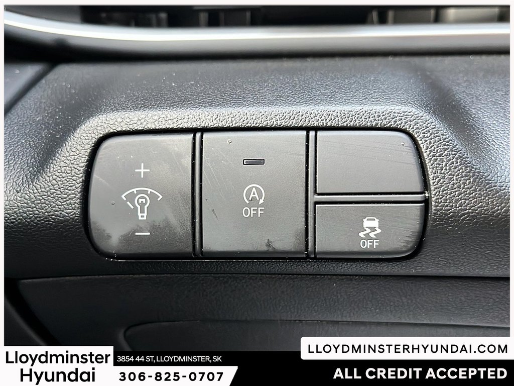 2024 Hyundai Elantra Essential in Lloydminster, Saskatchewan - 19 - w1024h768px