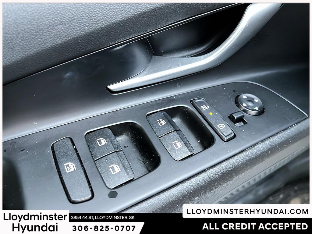 2024 Hyundai Elantra Essential in Lloydminster, Saskatchewan - 14 - w1024h768px