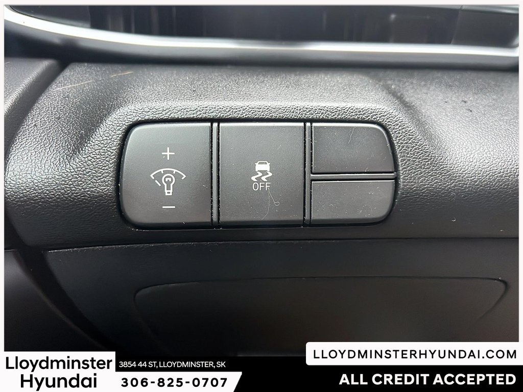 2024 Hyundai Elantra Preferred in Lloydminster, Saskatchewan - 16 - w1024h768px