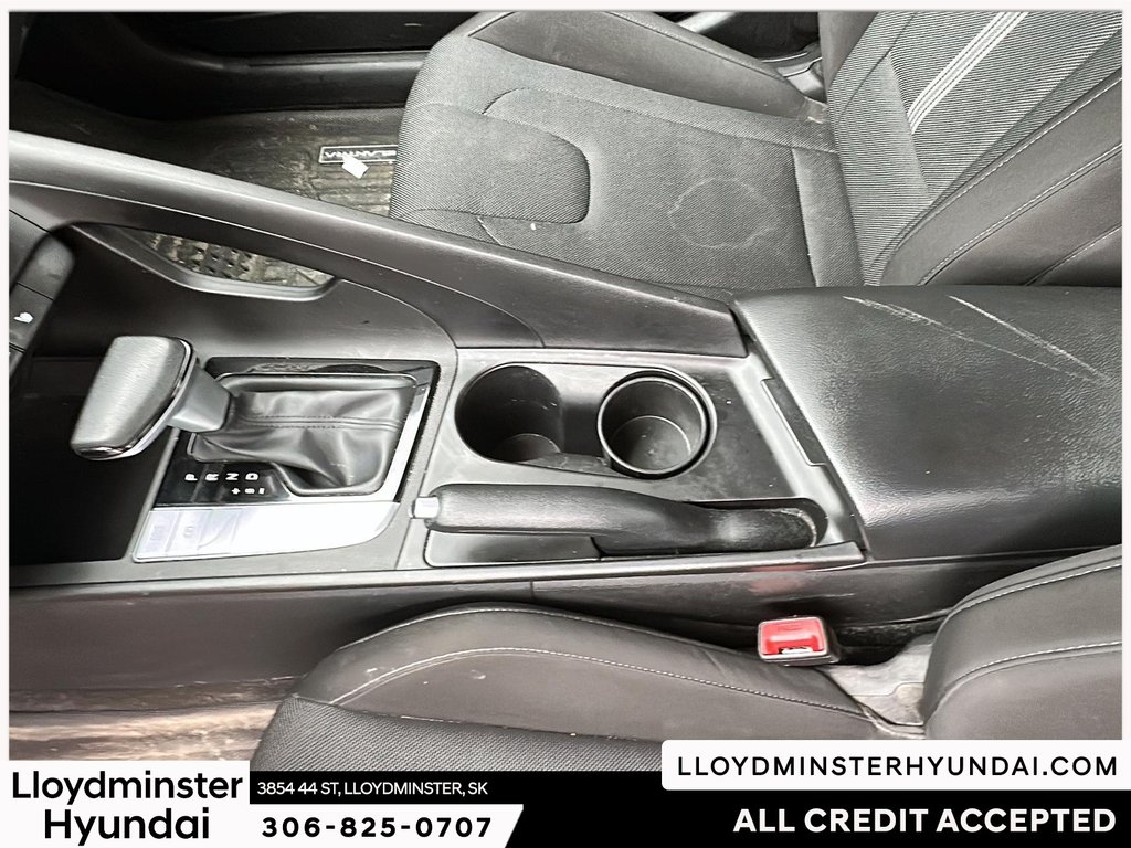2024 Hyundai Elantra Preferred in Lloydminster, Saskatchewan - 12 - w1024h768px