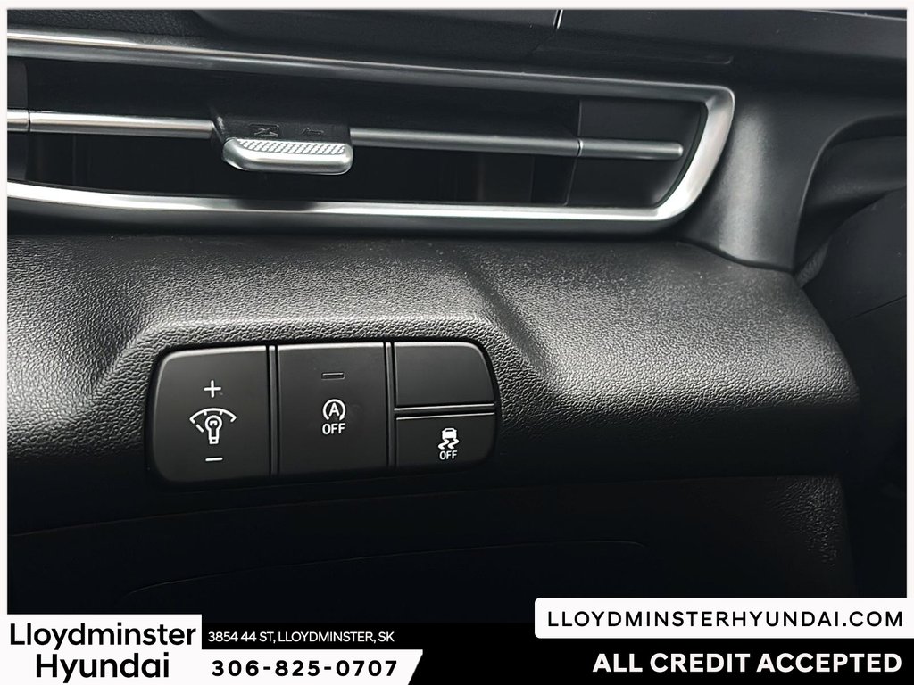 2025 Hyundai Elantra Essential in Lloydminster, Saskatchewan - 18 - w1024h768px
