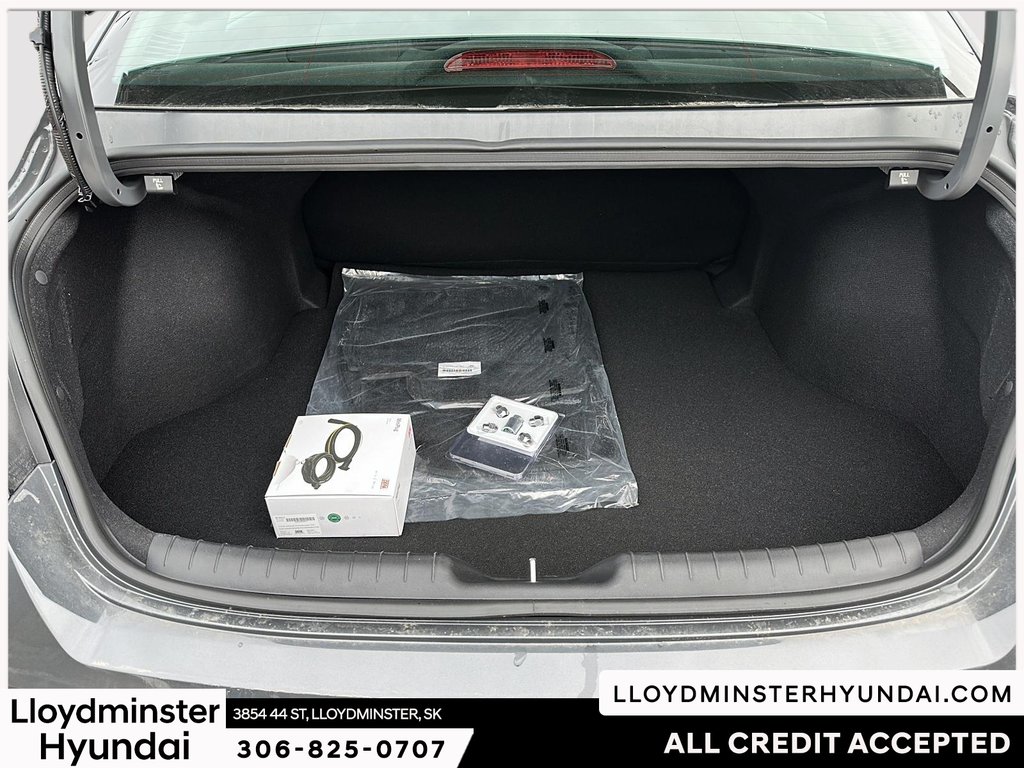 2026 Hyundai Elantra Preferred in Lloydminster, Saskatchewan - 9 - w1024h768px