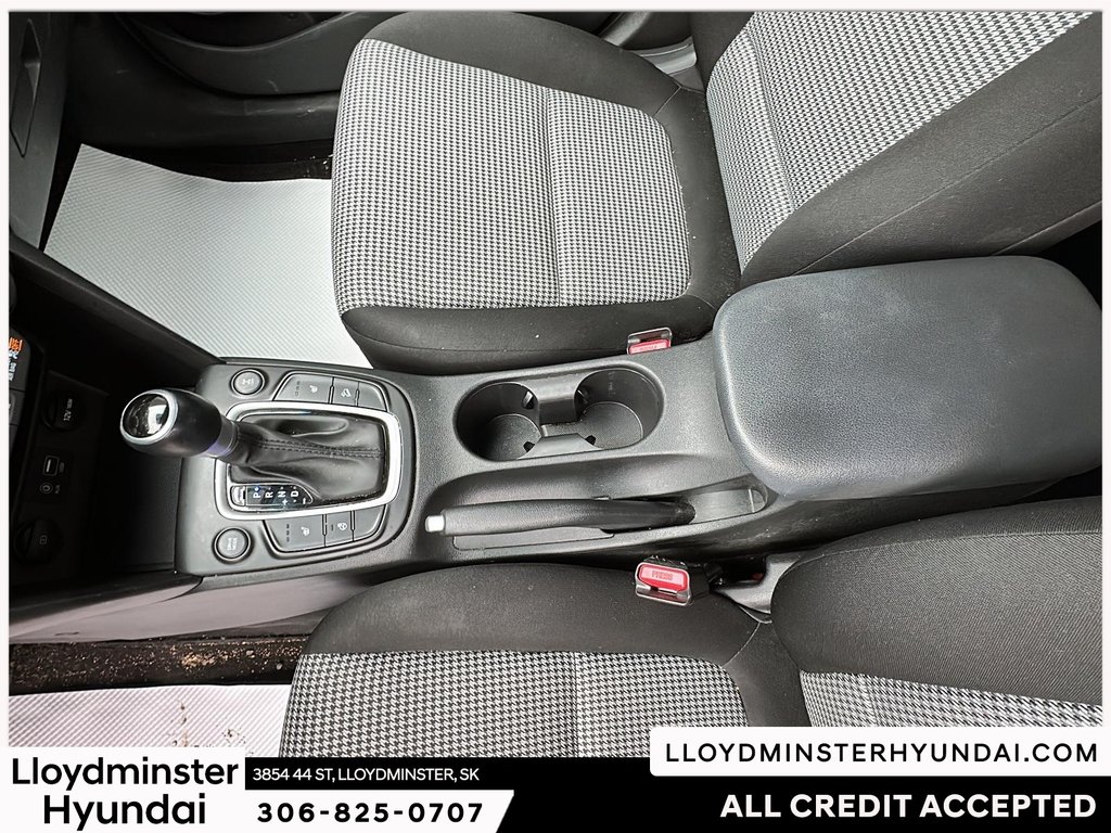 2021 Hyundai Kona 1.6T Trend in Lloydminster, Saskatchewan - 12 - w1024h768px