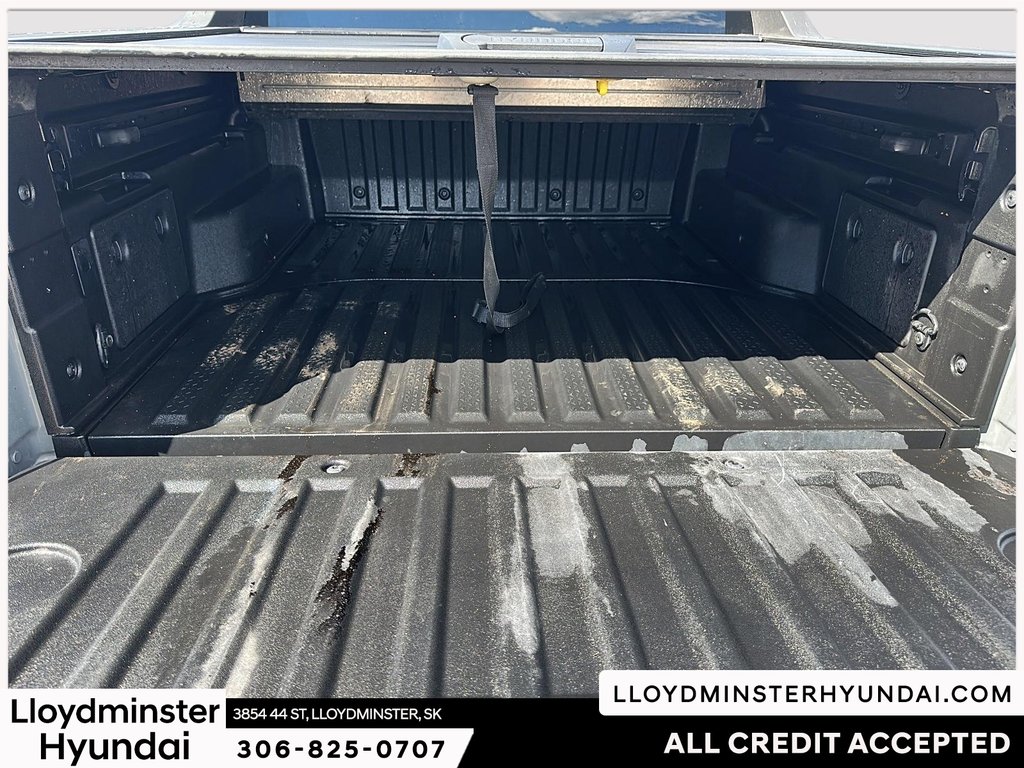 2025 Hyundai Santa Cruz Preferred in Lloydminster, Saskatchewan - 19 - w1024h768px