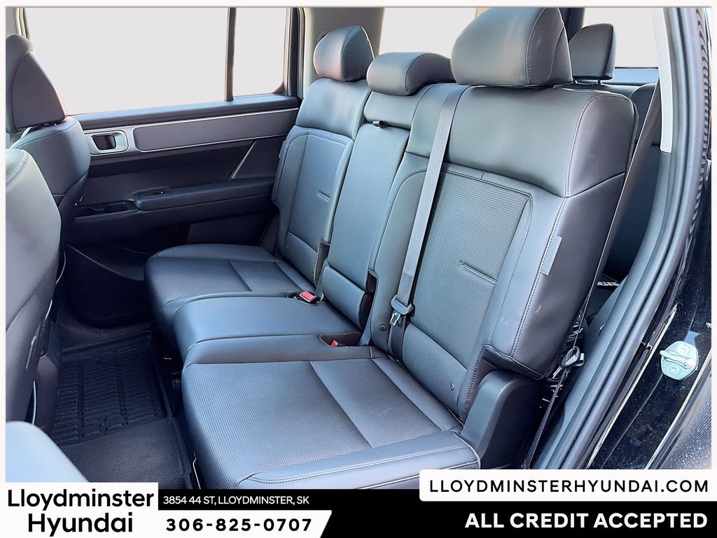 2025 Hyundai Santa Fe Hybrid Preferred w/Trend Package in Lloydminster, Saskatchewan - 14 - w1024h768px