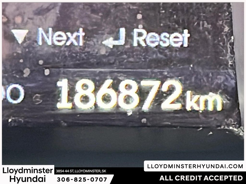 2015 Hyundai Santa Fe Sport 2.0T in Lloydminster, Saskatchewan - 16 - w1024h768px