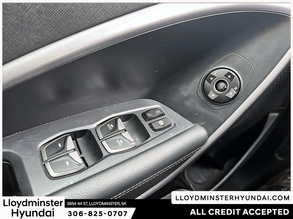2015 Hyundai Santa Fe Sport 2.0T in Lloydminster, Saskatchewan - 14 - w1024h768px