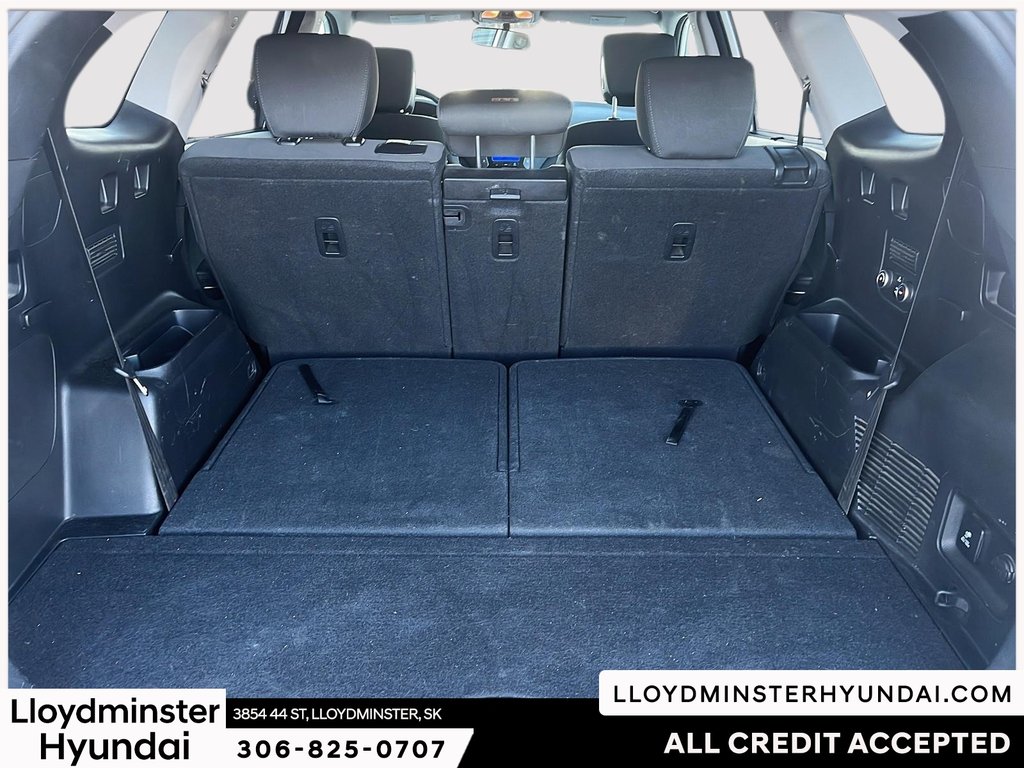 2016 Hyundai Santa Fe XL Premium in Lloydminster, Saskatchewan - 9 - w1024h768px