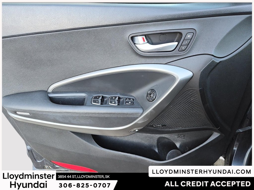 2019 Hyundai Santa Fe XL Ultimate in Lloydminster, Saskatchewan - 14 - w1024h768px