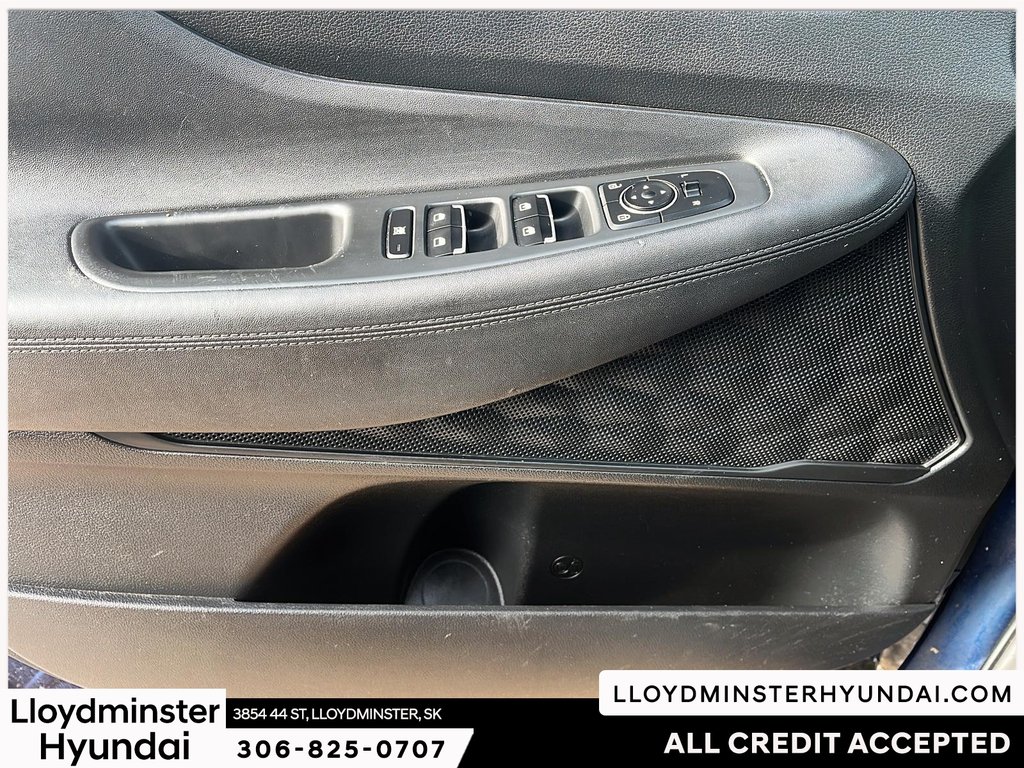 2020 Hyundai Santa Fe Essential in Lloydminster, Saskatchewan - 10 - w1024h768px