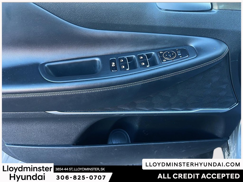 2022 Hyundai Santa Fe Preferred in Lloydminster, Saskatchewan - 14 - w1024h768px