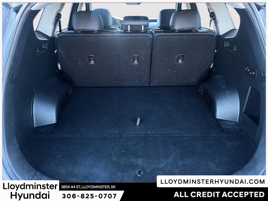 2022 Hyundai Santa Fe Preferred in Lloydminster, Saskatchewan - 9 - w1024h768px