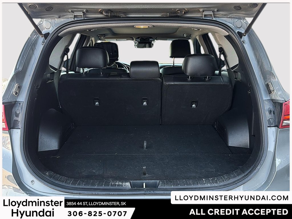 2023 Hyundai Santa Fe Preferred in Lloydminster, Saskatchewan - 9 - w1024h768px