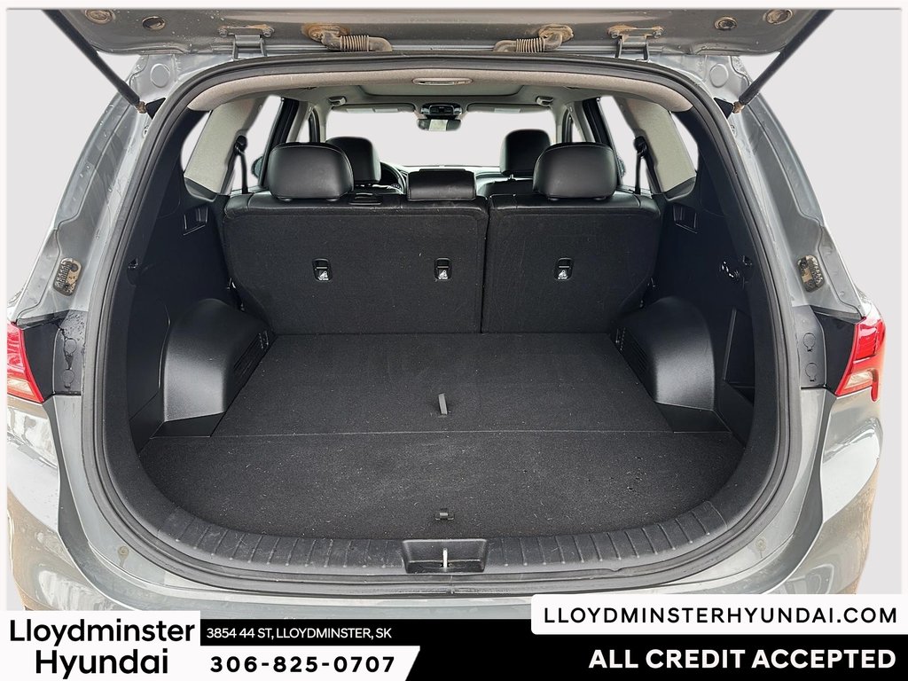 2023 Hyundai Santa Fe Preferred in Lloydminster, Saskatchewan - 9 - w1024h768px