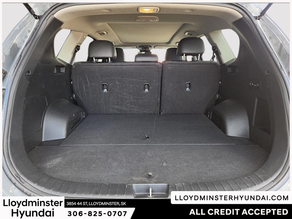 2023 Hyundai Santa Fe Preferred in Lloydminster, Saskatchewan - 9 - w1024h768px