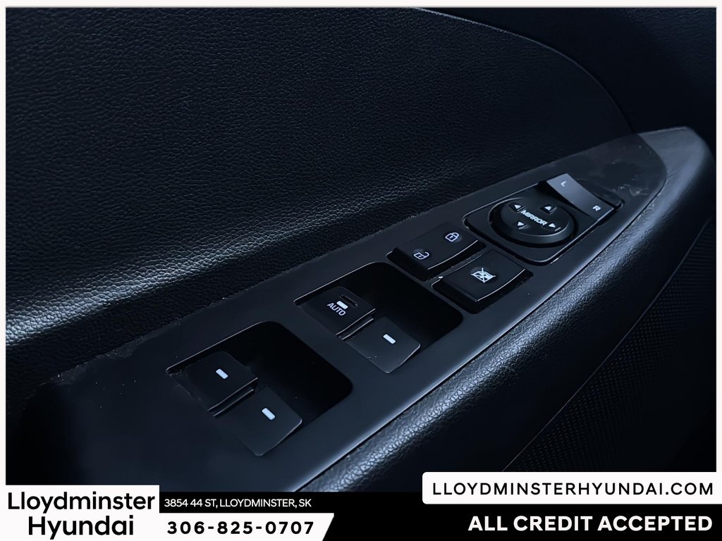 2018 Hyundai Tucson Premium in Lloydminster, Saskatchewan - 13 - w1024h768px