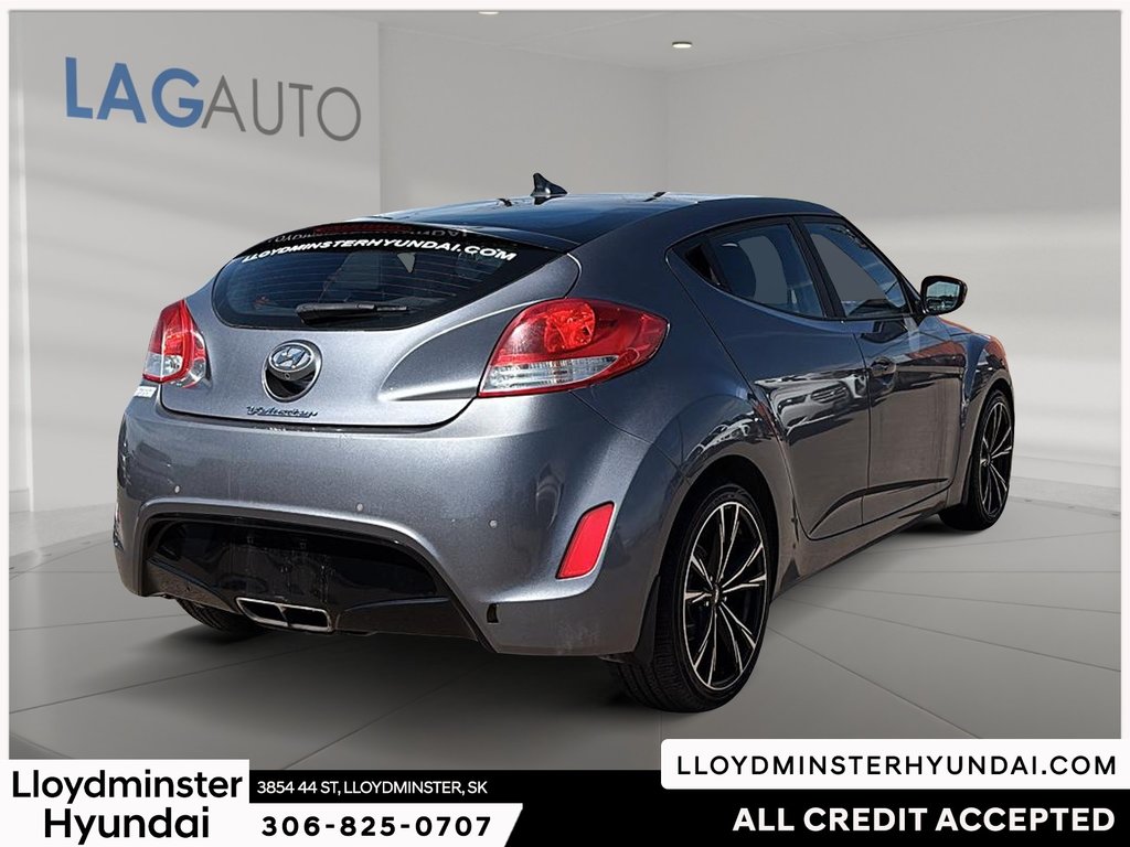 2016 Hyundai Veloster SE in Lloydminster, Saskatchewan - 5 - w1024h768px