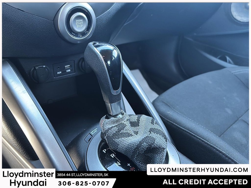 2016 Hyundai Veloster SE in Lloydminster, Saskatchewan - 17 - w1024h768px