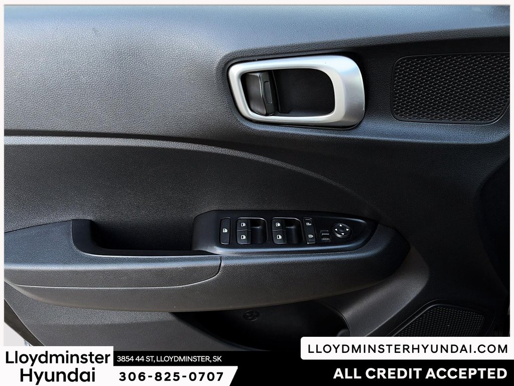 2021 Hyundai Venue Preferred in Lloydminster, Saskatchewan - 15 - w1024h768px