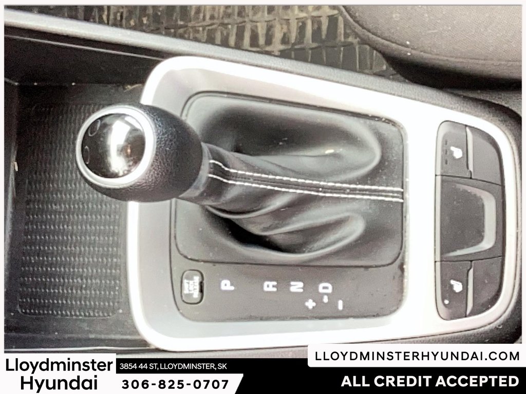 2022 Hyundai Venue Essential in Lloydminster, Saskatchewan - 14 - w1024h768px