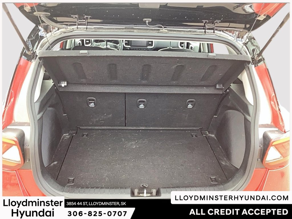 2022 Hyundai Venue Essential in Lloydminster, Saskatchewan - 7 - w1024h768px