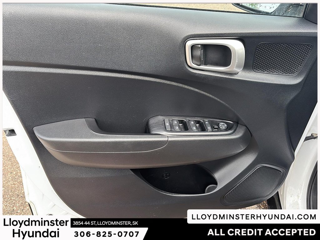 2022 Hyundai Venue Preferred in Lloydminster, Saskatchewan - 13 - w1024h768px
