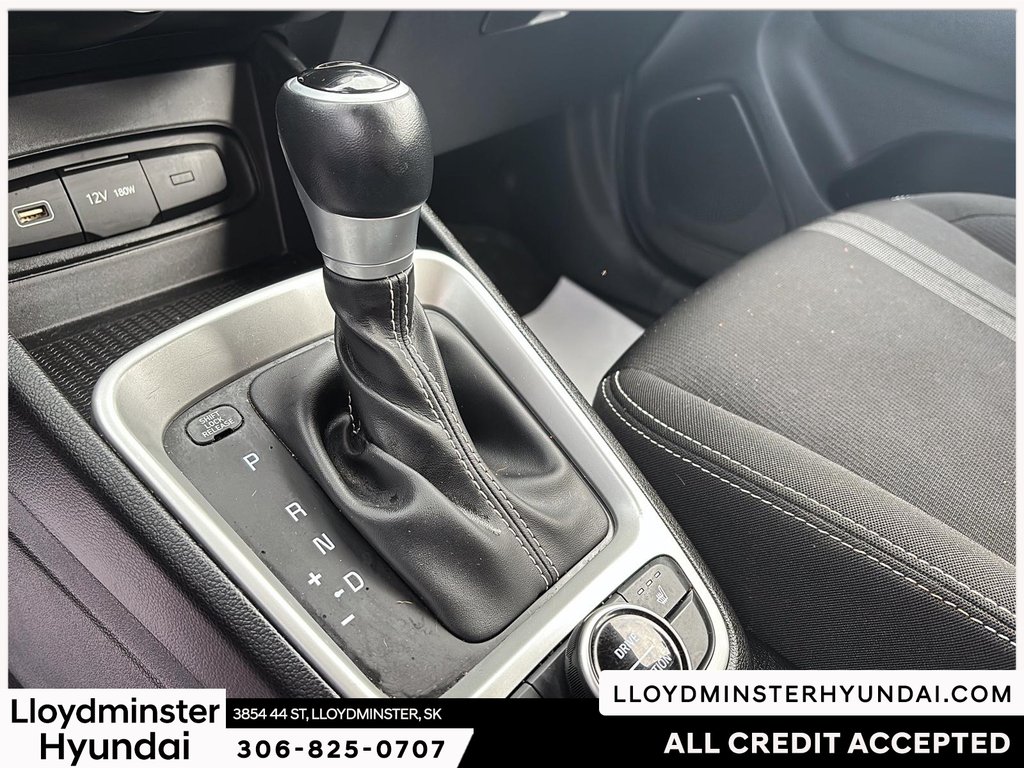 2022 Hyundai Venue Preferred in Lloydminster, Saskatchewan - 17 - w1024h768px