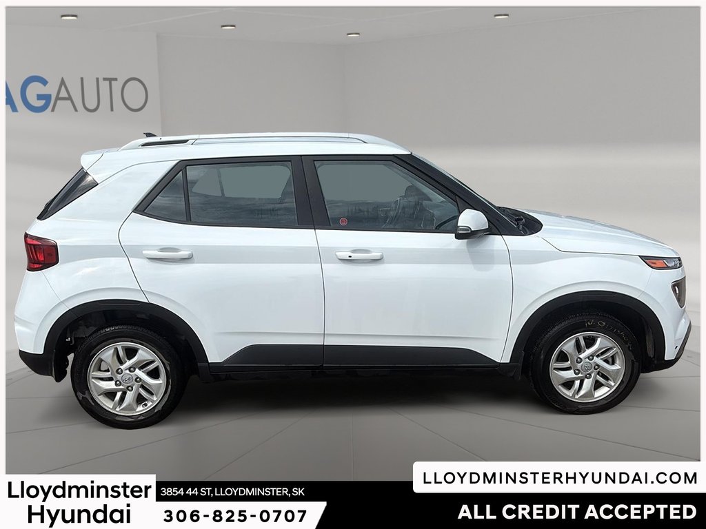 2022 Hyundai Venue Preferred in Lloydminster, Saskatchewan - 4 - w1024h768px