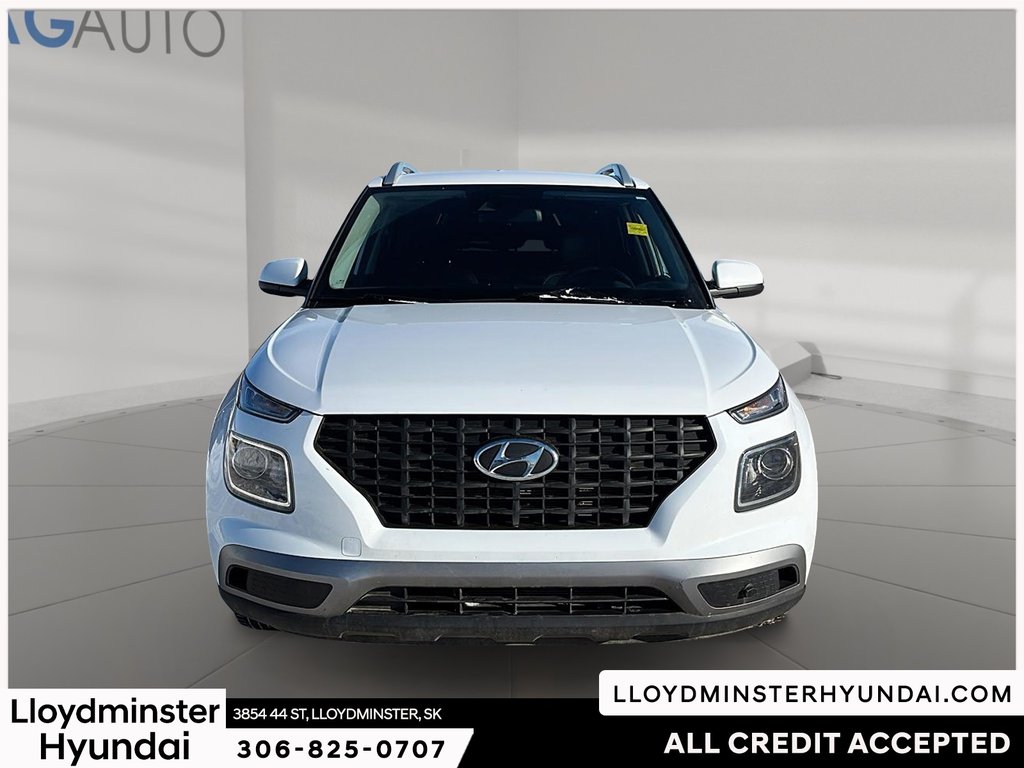 2022 Hyundai Venue Preferred in Lloydminster, Saskatchewan - 2 - w1024h768px