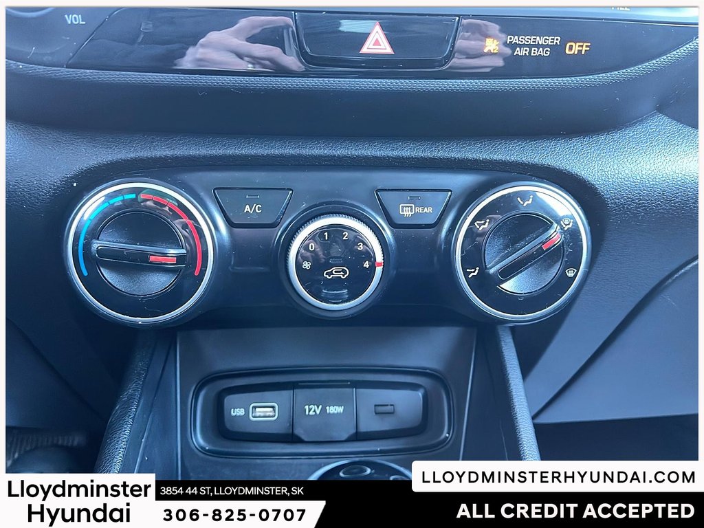 2022 Hyundai Venue Preferred in Lloydminster, Saskatchewan - 16 - w1024h768px