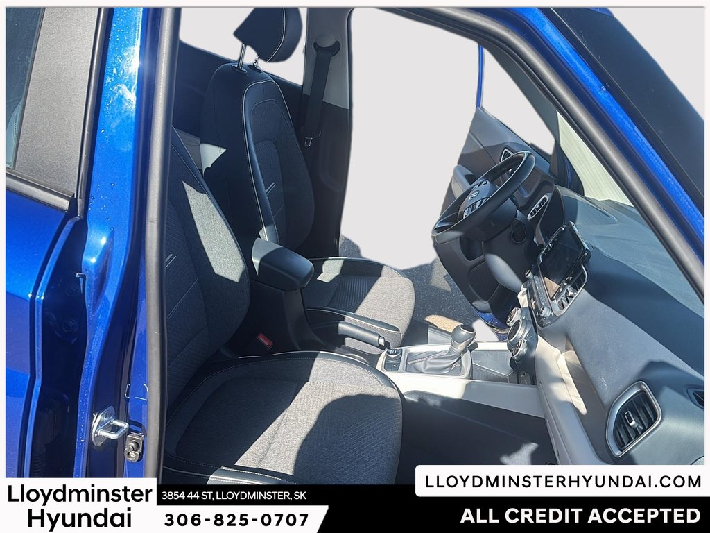 2023 Hyundai Venue Ultimate in Lloydminster, Saskatchewan - 12 - w1024h768px