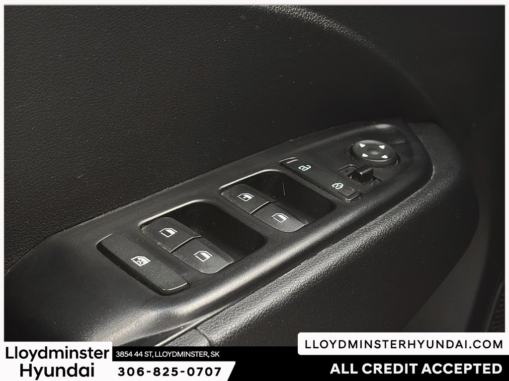 2023 Hyundai Venue Preferred in Lloydminster, Saskatchewan - 12 - w1024h768px