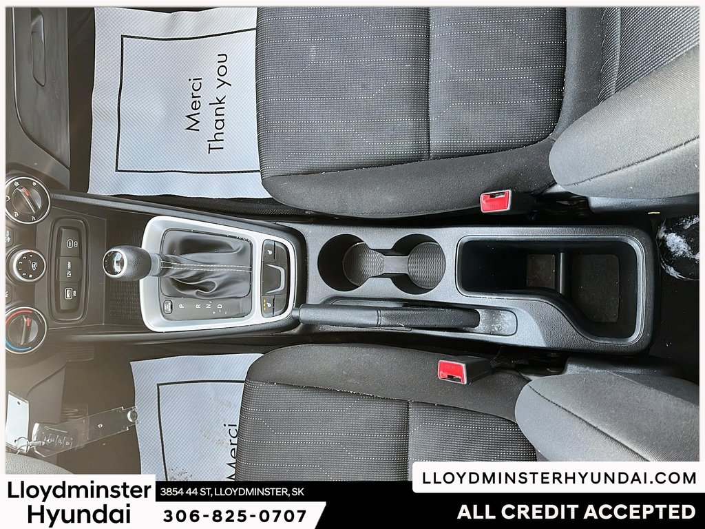 2023 Hyundai Venue Essential in Lloydminster, Saskatchewan - 14 - w1024h768px