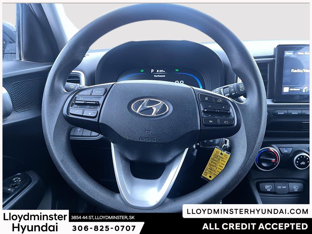 2023 Hyundai Venue Essential in Lloydminster, Saskatchewan - 13 - w1024h768px
