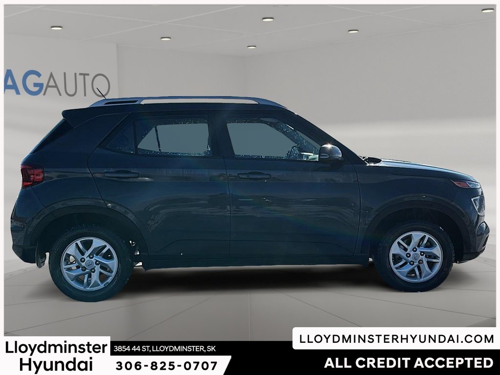 2023 Hyundai Venue Preferred in Lloydminster, Saskatchewan - 4 - w1024h768px