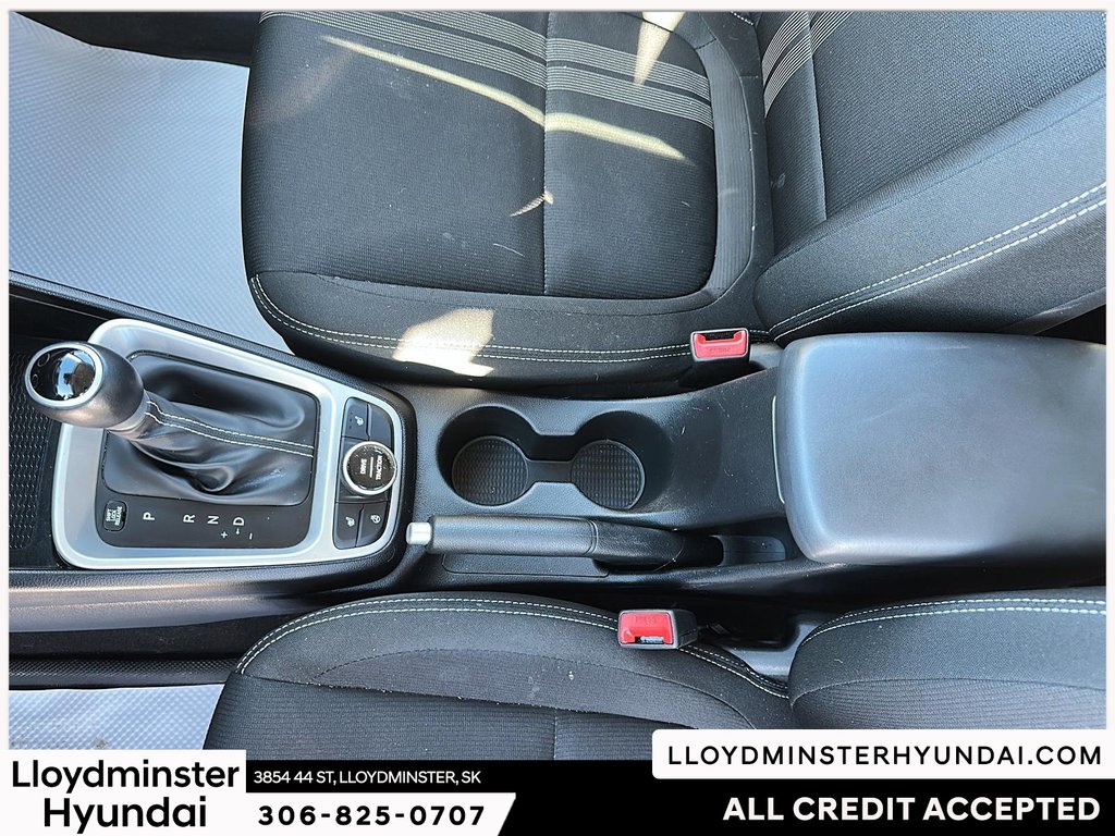 2023 Hyundai Venue Preferred in Lloydminster, Saskatchewan - 12 - w1024h768px