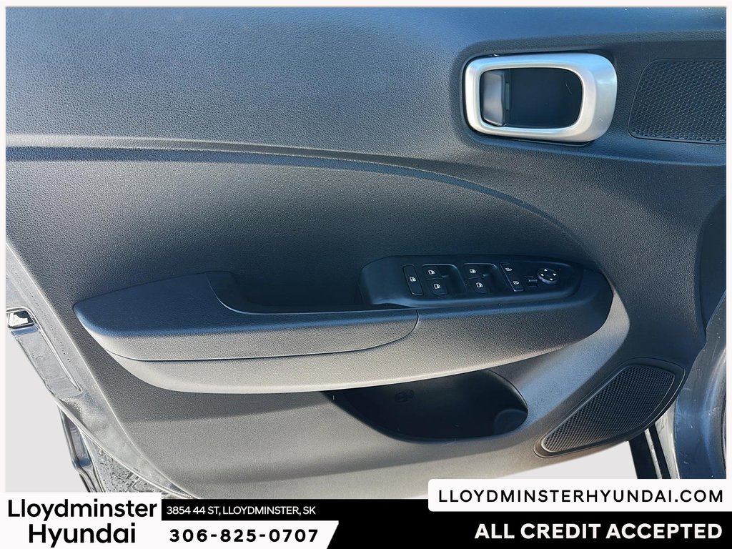 2023 Hyundai Venue Preferred in Lloydminster, Saskatchewan - 13 - w1024h768px