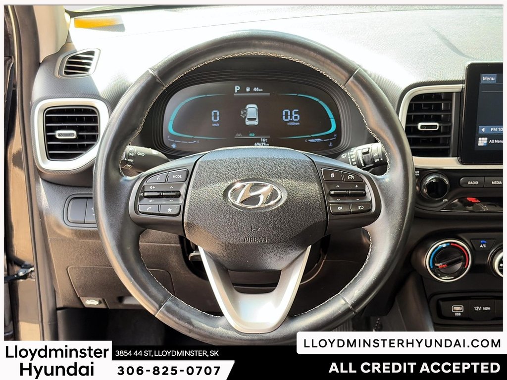 2023 Hyundai Venue Preferred in Lloydminster, Saskatchewan - 16 - w1024h768px