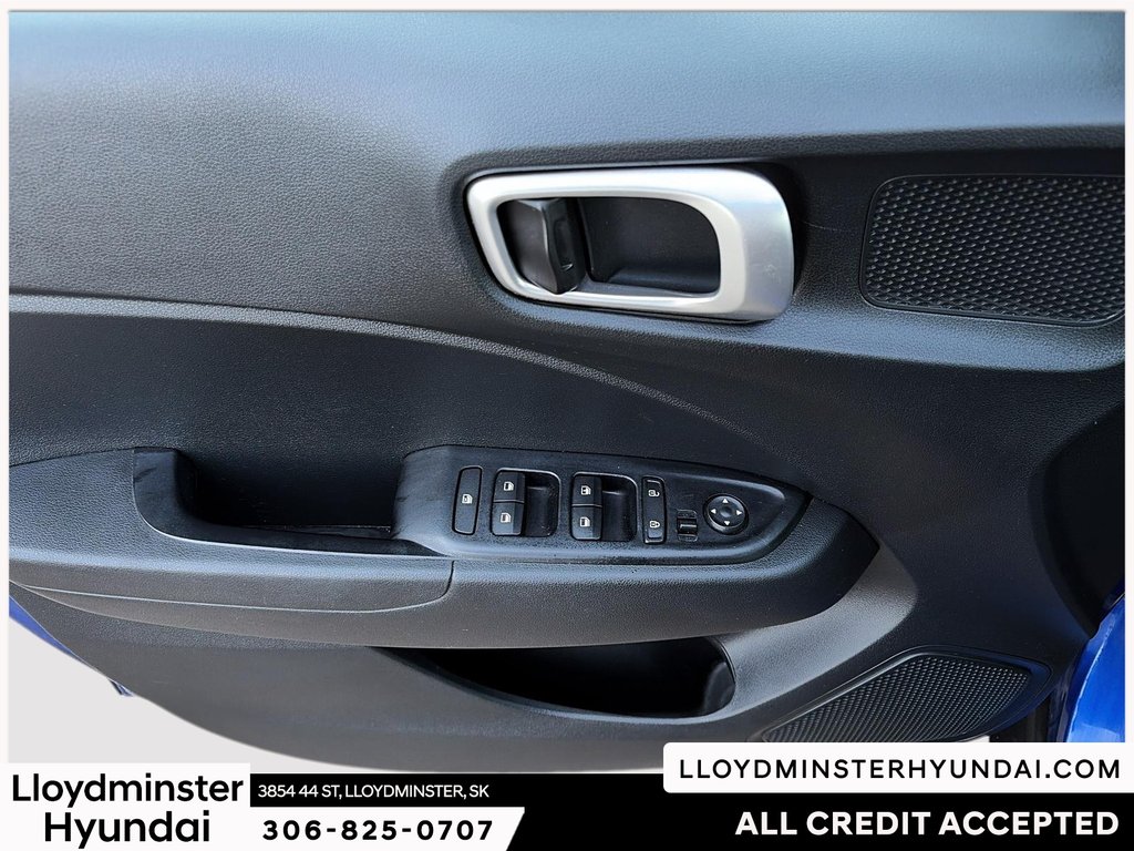 2023 Hyundai Venue Preferred in Lloydminster, Saskatchewan - 15 - w1024h768px