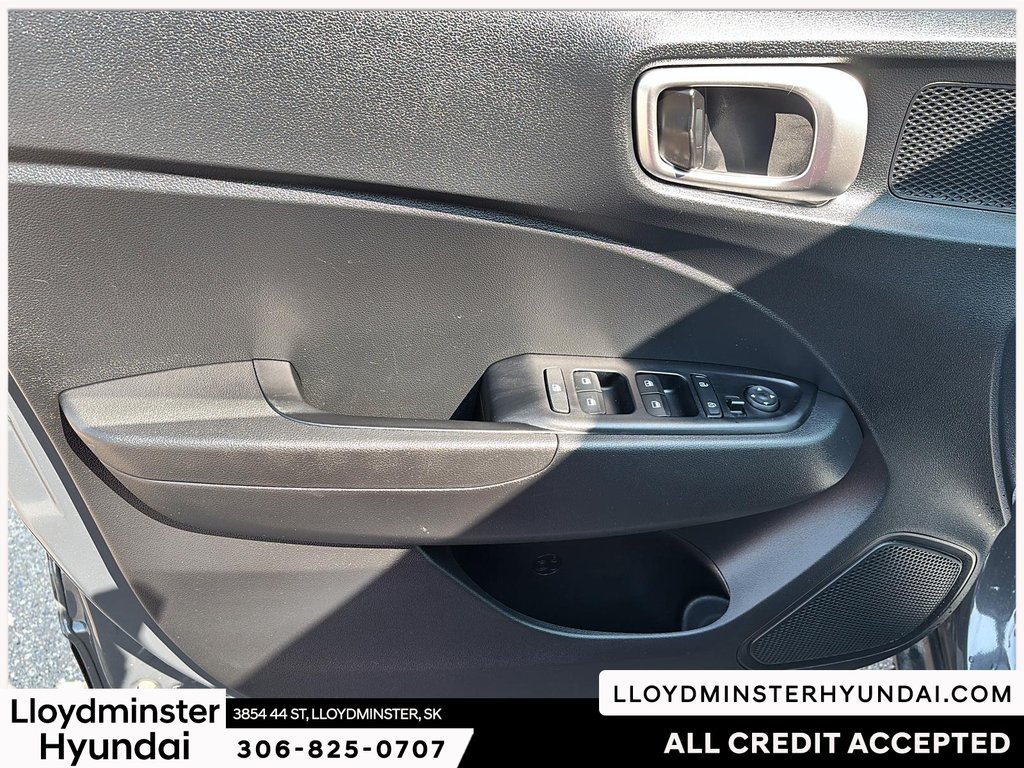2024 Hyundai Venue Essential in Lloydminster, Saskatchewan - 13 - w1024h768px