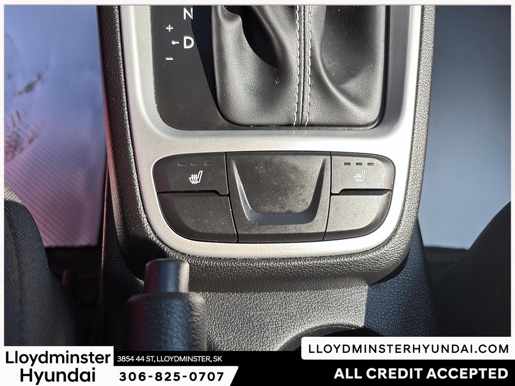 2024 Hyundai Venue Essential in Lloydminster, Saskatchewan - 18 - w1024h768px