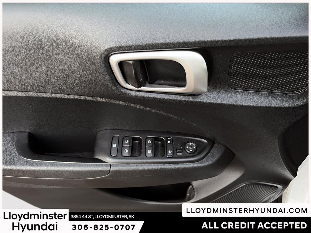 2024 Hyundai Venue Essential in Lloydminster, Saskatchewan - 15 - w1024h768px